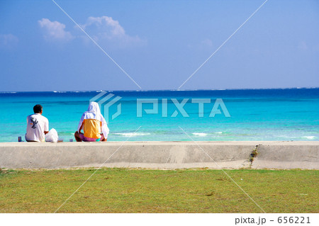 沖縄の青い海 656221