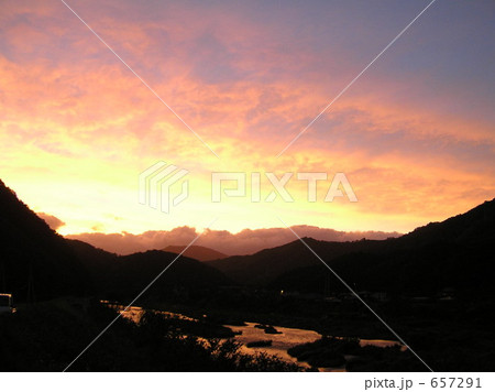 燃えるような夕焼け 657291