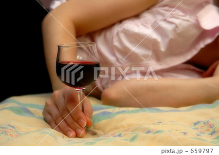 ワインで寝る ワインで寝る 659797