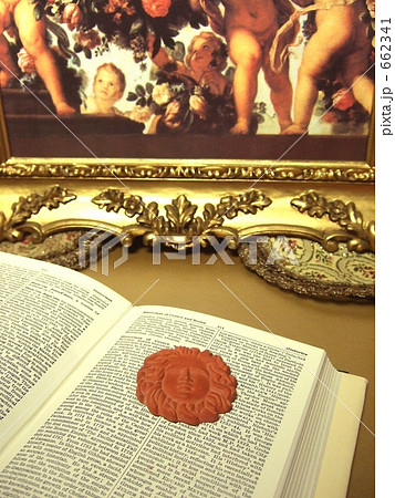 洋書 著作権切れ本 著作権フリー本 天使に学ぶ の写真素材