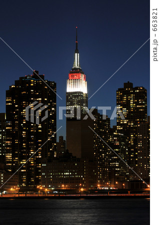 日の丸カラーの、エンパイアステートビル 日の丸カラーの、エンパイアステートビル 663821