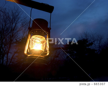 ランプの灯り 665307