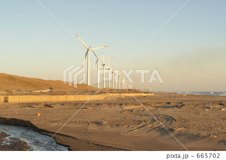 朝焼けの風車 665702