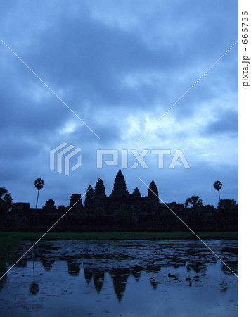 アンコールワットの朝焼け 666736
