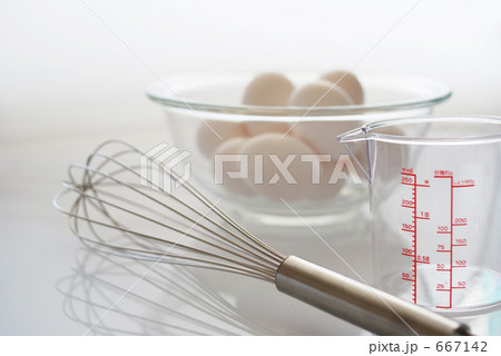卵と調理器具 667142