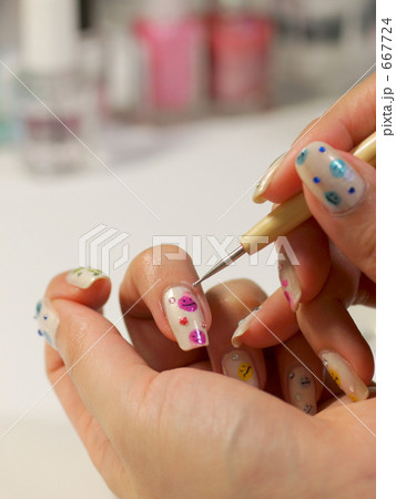 ネイル作業 667724