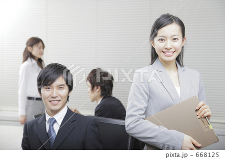 オフィスシーン 668125