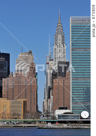 42nd Street, ビルの谷間 673809