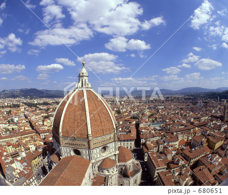 ドゥオーモとフィレンツェ旧市街 680651