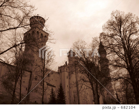 ノイシュバンシュタイン城_セピア 682104