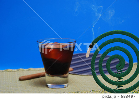蚊取り線香とアイスコーヒー 683497