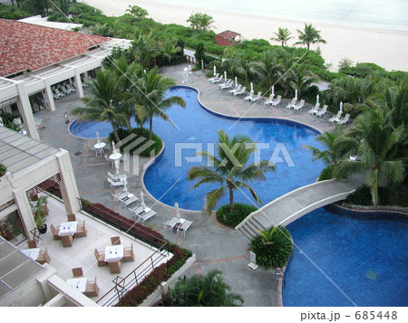 ホテルのプールサイド 685448