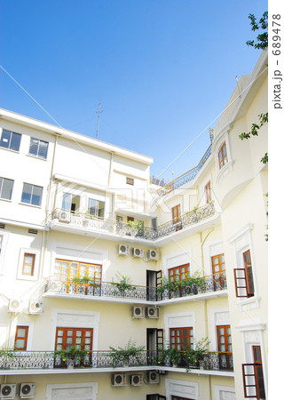 海外ホテルのバルコニー 689478