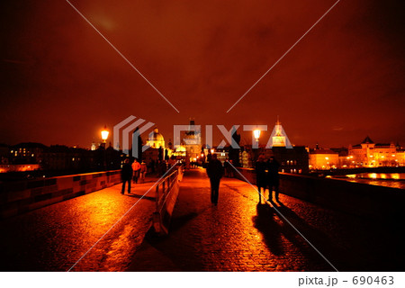 夜のカレル橋 690463