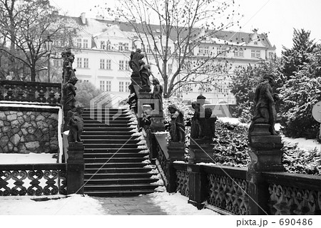 ロレッタ教会の階段 690486