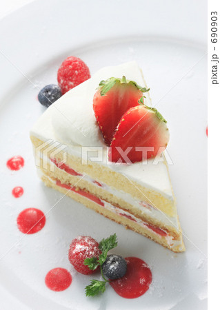 イチゴケーキ 690903