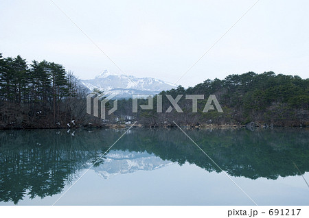 磐梯山と五色沼 691217