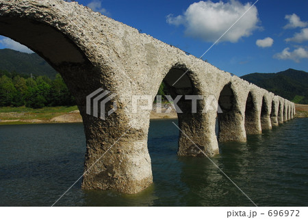北海道・上士幌の旧国鉄士幌線・タウシュベツ川橋梁 北海道・上士幌の旧国鉄士幌線・タウシュベツ川橋梁 696972
