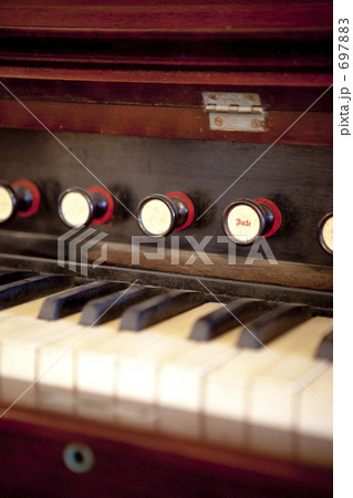 古いオルガン 697883