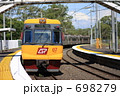 698279