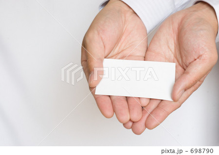 メッセージカード手渡しの写真素材 [698790] - PIXTA