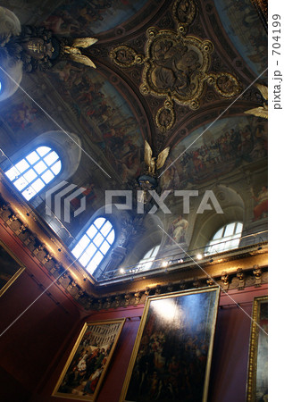 ルーブル美術館 704199