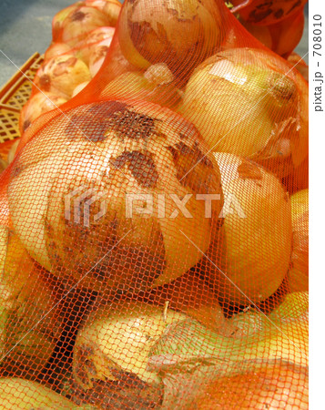 ネットに入った新玉ねぎ 708010
