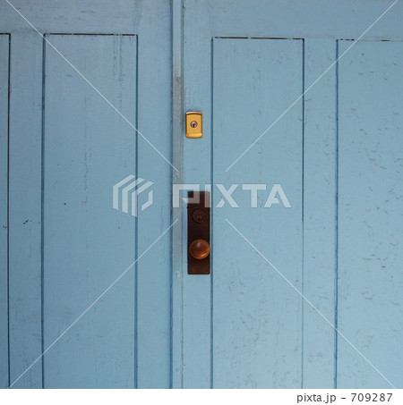 青いドア 709287