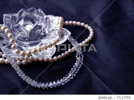 Pearl ＆ Crystal 711750