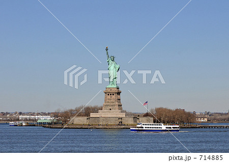 自由の女神とフェリー 714885