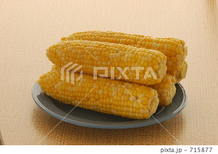 茹でたてトウモロコシ 715877