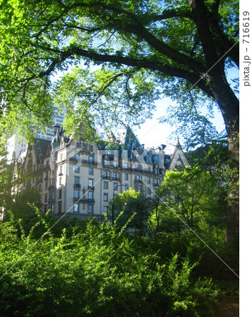 ダコタハウス 716619