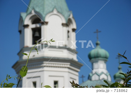 教会と緑と空と 718862