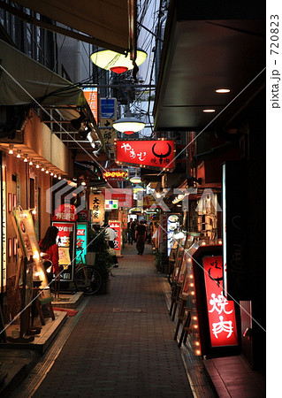 鶴橋の商店街と街並み 720823