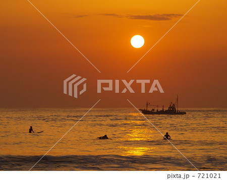 夜明けのサーファー 夜明けのサーファー 721021