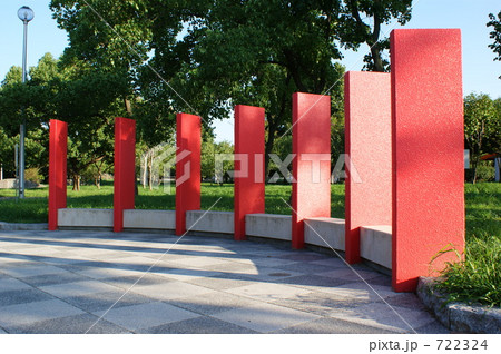 赤いオブジェ 722324