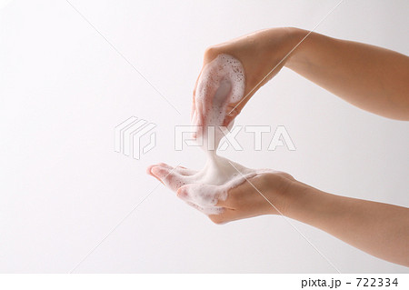 泡と女性の手の表情　クレンジング・スキンケア 722334