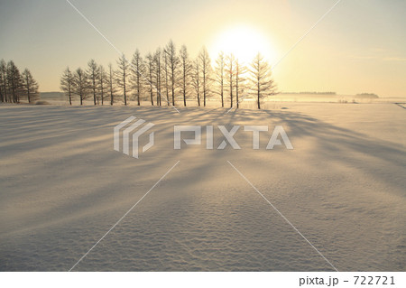 雪原の日の出 722721