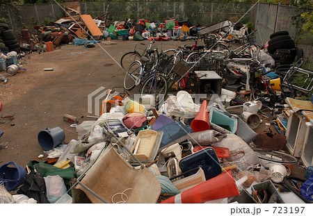 大量の粗大ゴミ 723197