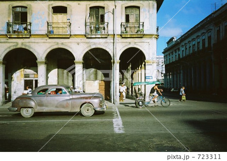 キューバ ハバナのオールドカー キューバ ハバナのオールドカー 723311
