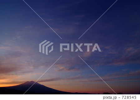 空と赤津軽富士 728545