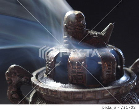 香炉からの煙 731705