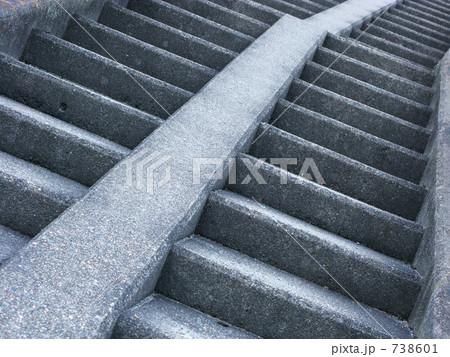 跨線橋の階段 738601