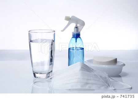 風邪 インフルエンザ予防 手洗い ウガイ マスク 消毒スプレーの写真素材
