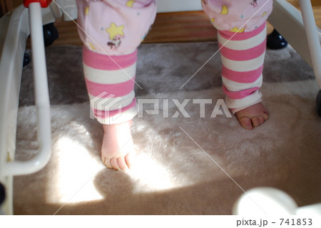 赤ちゃんの足 赤ちゃんの足 741853
