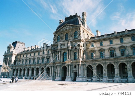 ルーヴル美術館・建物 ルーヴル美術館・建物 744112