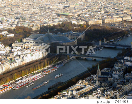 グラン・パレ　アンヴァリッド橋　アレクサンドル3世橋　セーヌ河岸 744403