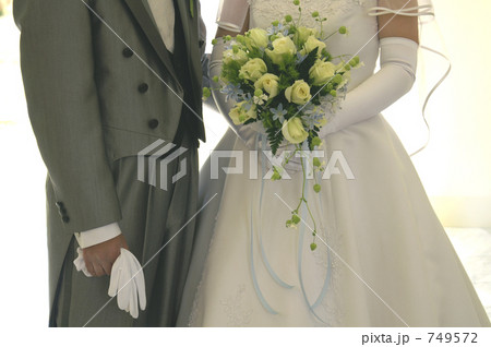 新郎新婦の手元 749572