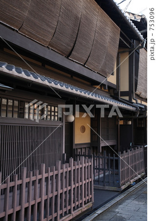 京都の祇園白川の町並み 京都の祇園白川の町並み 753096