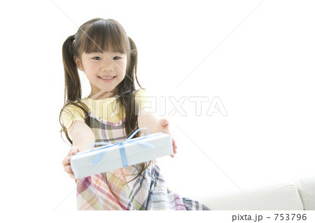 753796